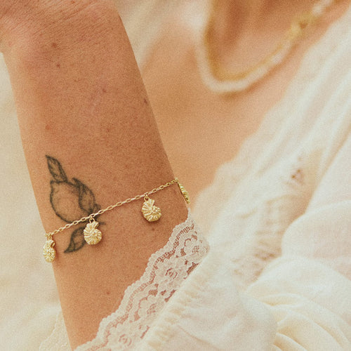Polly Shell Charm Bracelet 18ct Gold Plate