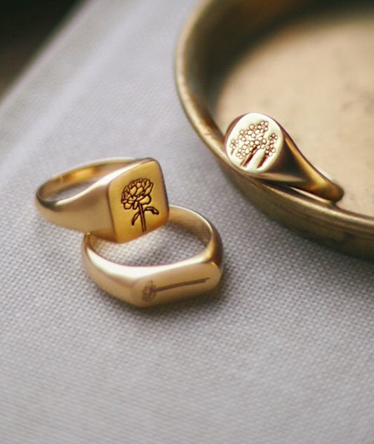 Signet Rings: The Original Statement Ring – Daisy London