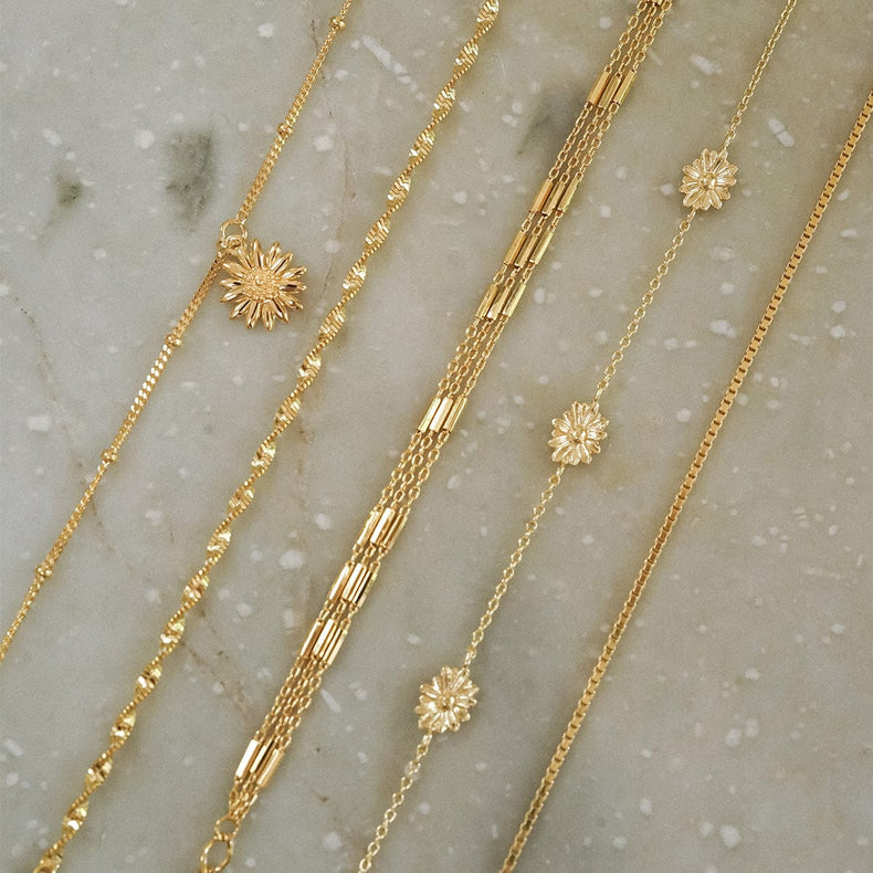 Daisy Chain Flower Bracelet 18ct Gold Plate