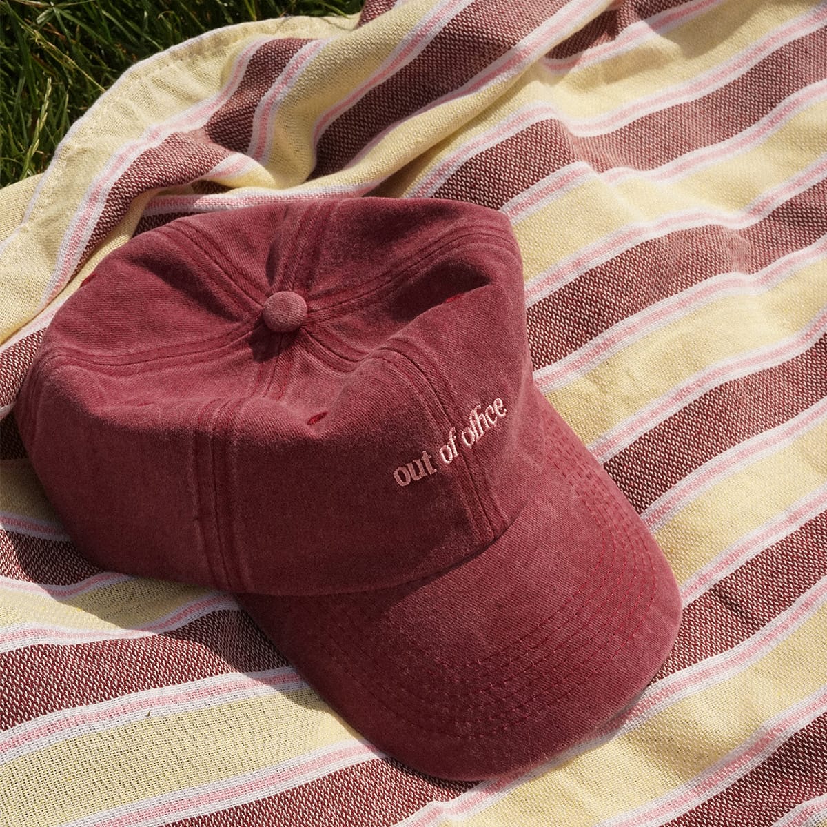 Daisy Purple 'Out Of Office' Cap