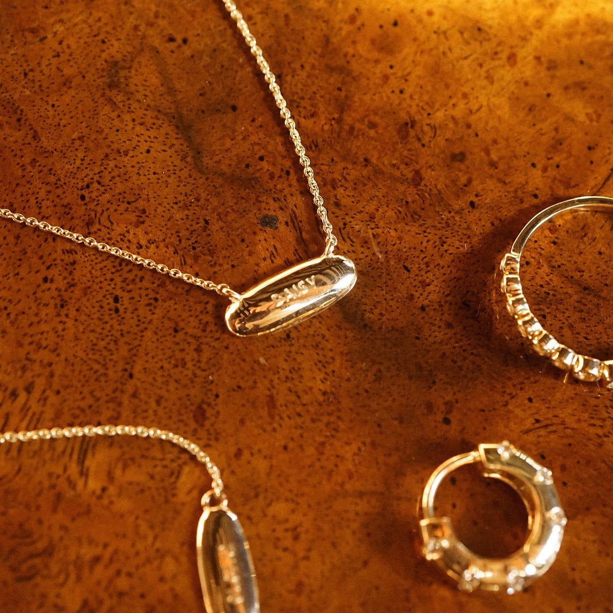 Engravable Pebble Necklace 9ct Solid Gold