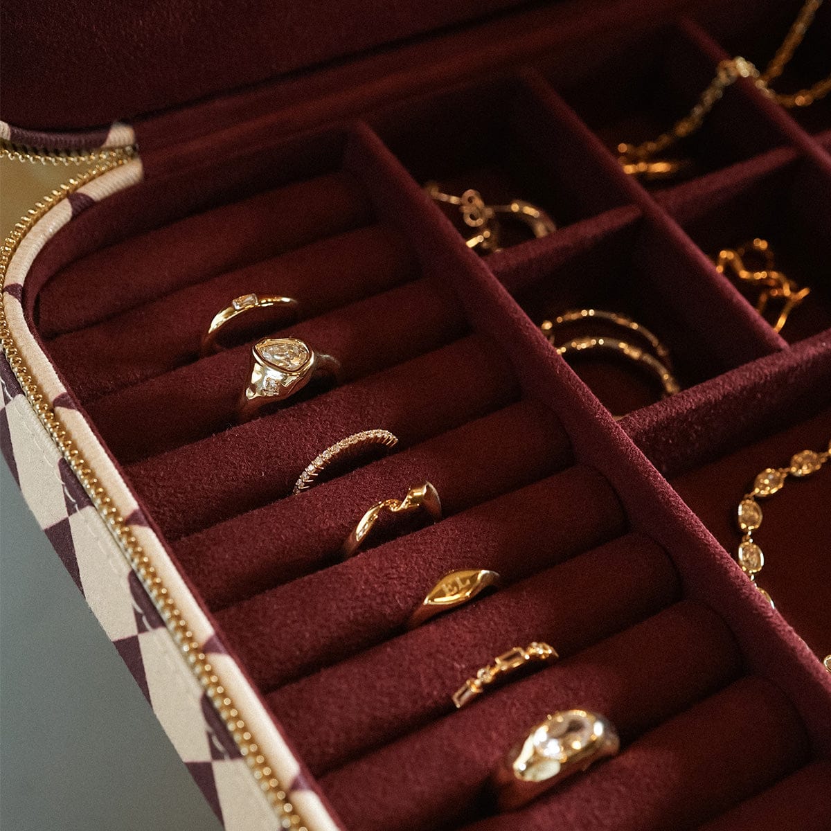 Estée Lalonde Jewellery Case