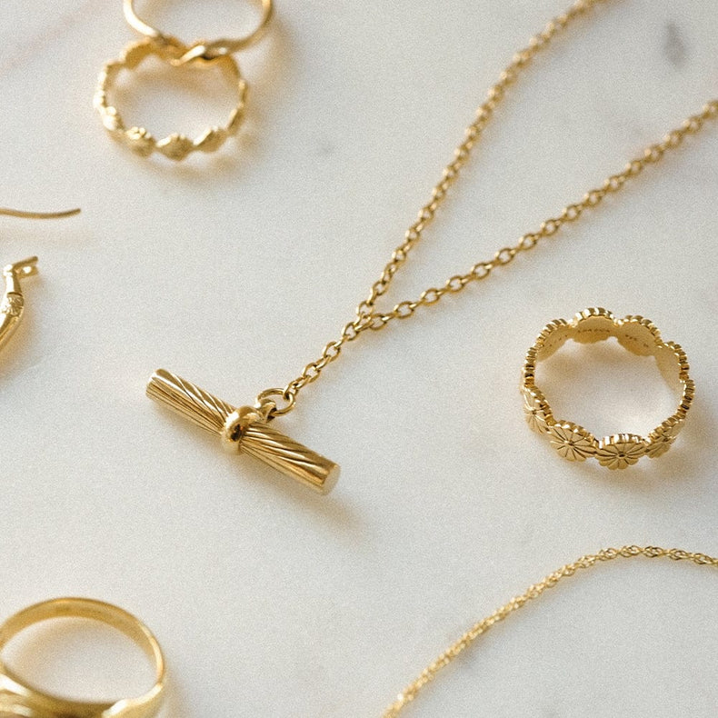 Estée Lalonde T Bar Necklace 18ct Gold Plate