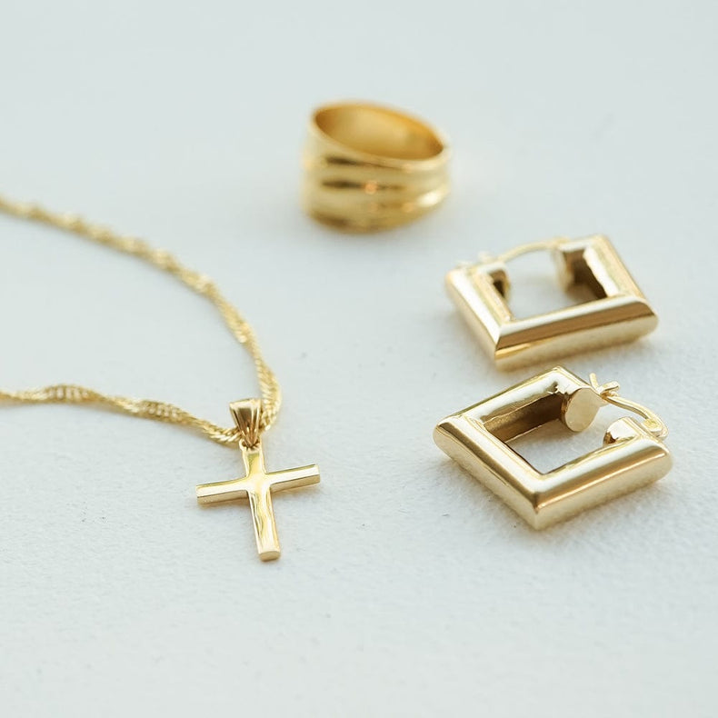 Polly Cross Necklace 18ct Gold Plate