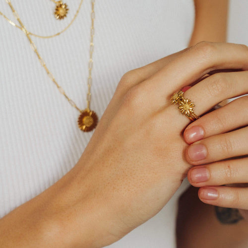 English Daisy Rope Ring 18ct Gold Plate