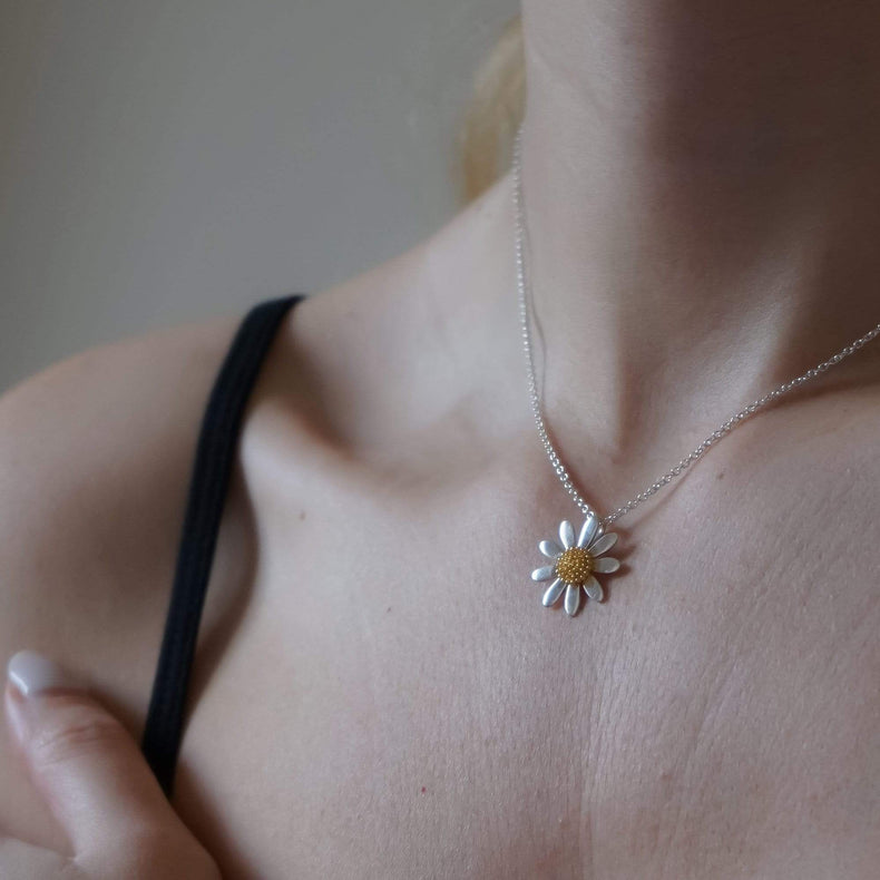 Vintage Daisy 18mm Necklace